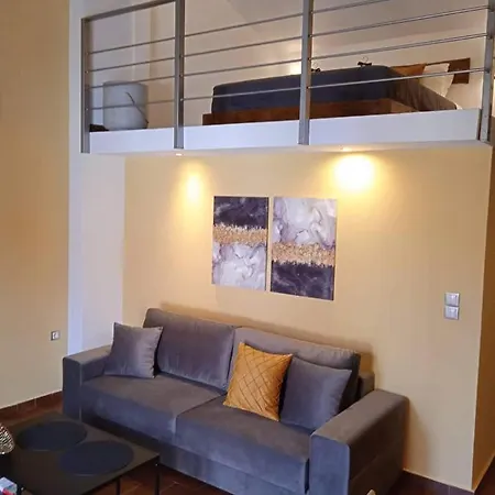 Rest On The Pedestrian Street *