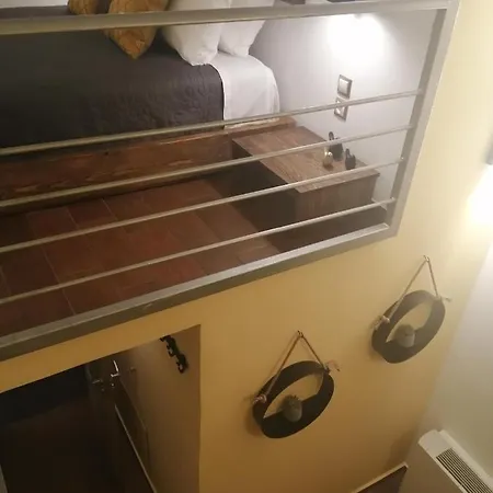 Rest On The Pedestrian Street * كالافريتا