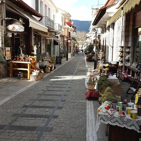 Lejlighed Rest On The Pedestrian Street Kalavryta