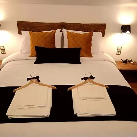 Rest On The Pedestrian Street كالافريتا