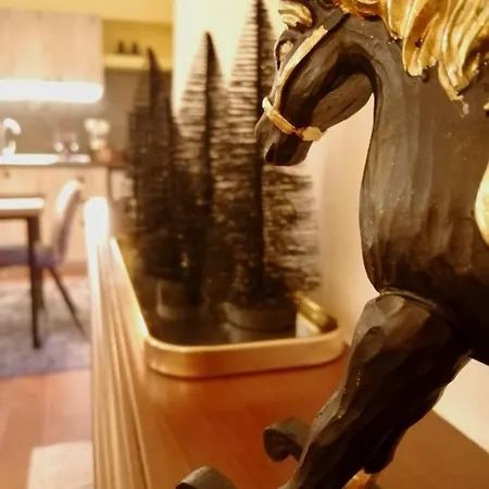 Rest On The Pedestrian Street * كالافريتا